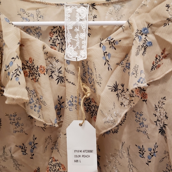 Sadie & Sage Peach Ruffle Blouse - Picture 4 of 6